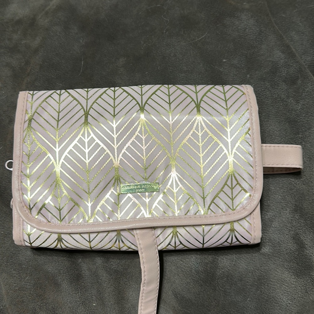 Adrienne Vittadini Toiletry Travel Bag Foldable Hangable Hook Pink Gold NWOT